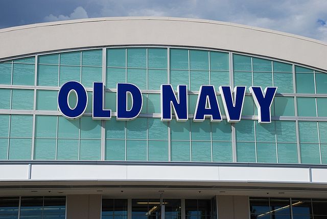 640px-Old_Navy_store_-_Hillsboro,_Oregon old navy gap revenue