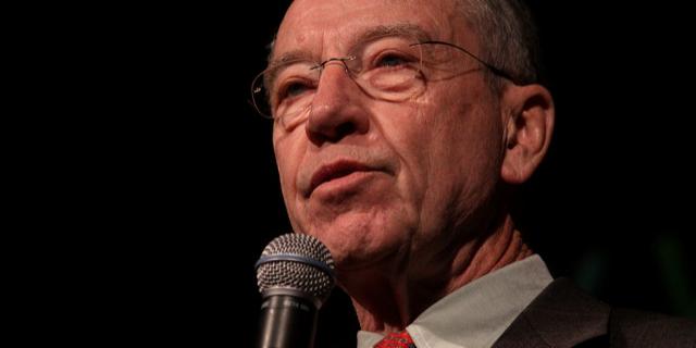 twitter-In-Stream_Wide___grassley_5584989462_ea61c24320_z