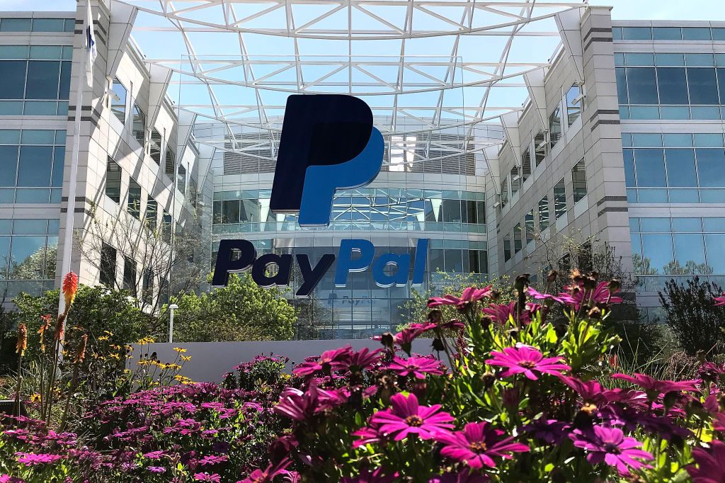 PayPal Experiments With More Traditional Banking Services